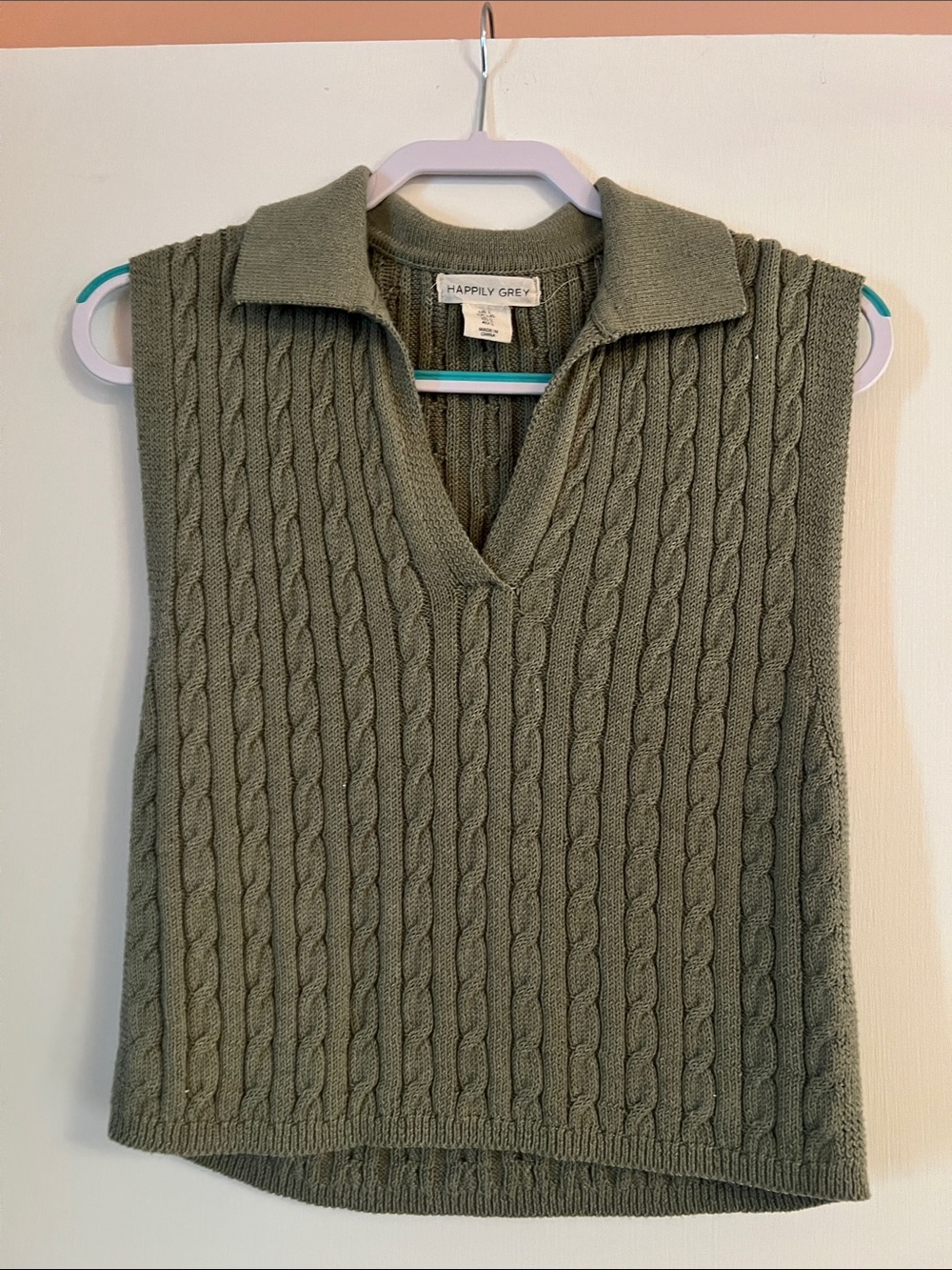 Women's Olive Cable-Knit Sleeveless Sweater Vest